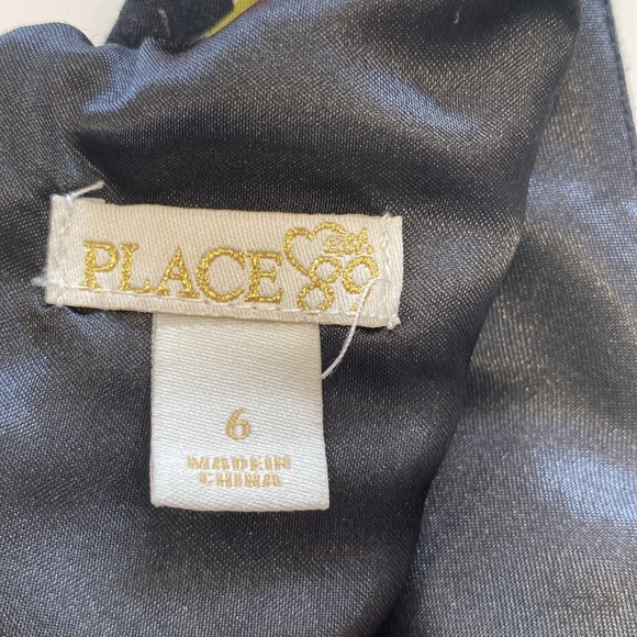 Flower, lined dress. Girls size 6 - Picture 7 of 9